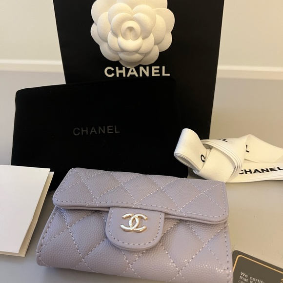 Chanel Classic Flap card case in light purple with light gold hardware - Picture 2 of 9